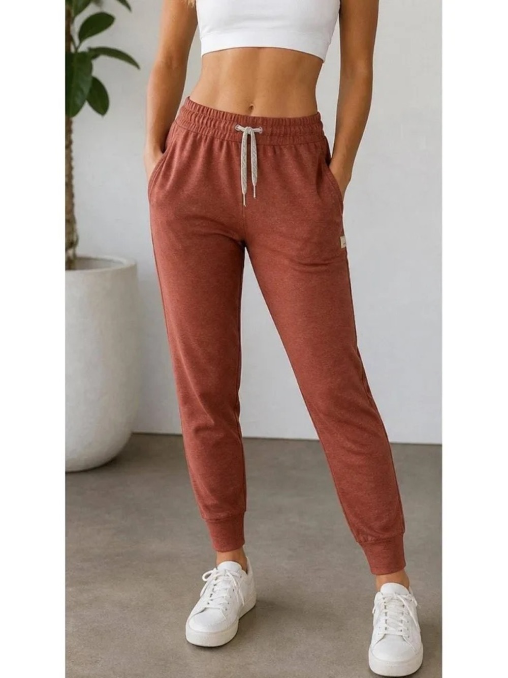 Vuori Women’s Performance Joggers in Terracotta Heather (Rust) - XXL - Like New